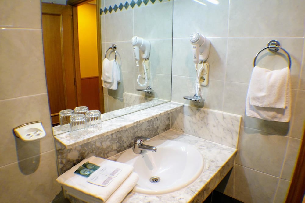 Tripolis Toledo Hostal 33/44