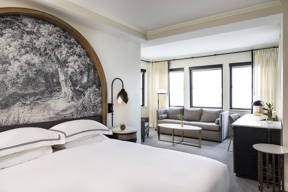 STUDIO, SUITE, KING BED, CITY VIEW