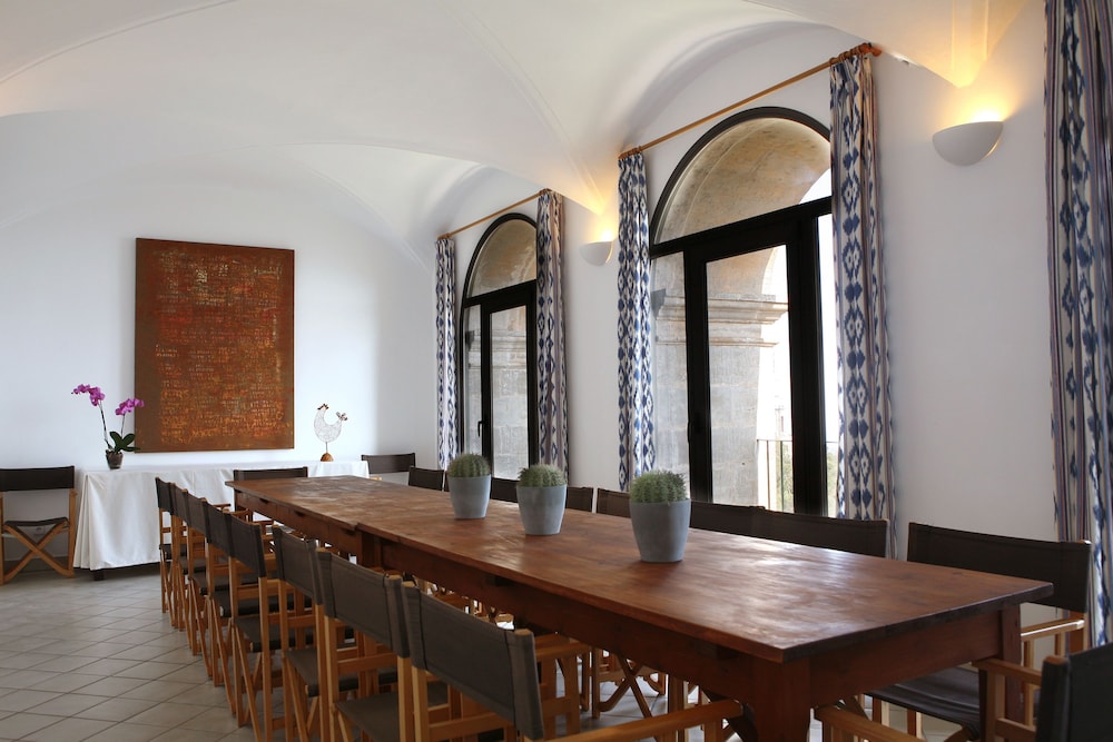 Petit Hotel Hostatgeria Sant Salvador 39/66