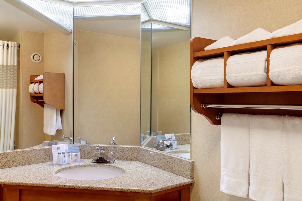 Hampton Inn Chicago-O'Hare International Airport 17/79