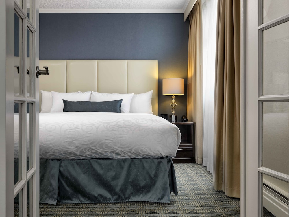 Chateau Victoria Hotel And Suites 14/68
