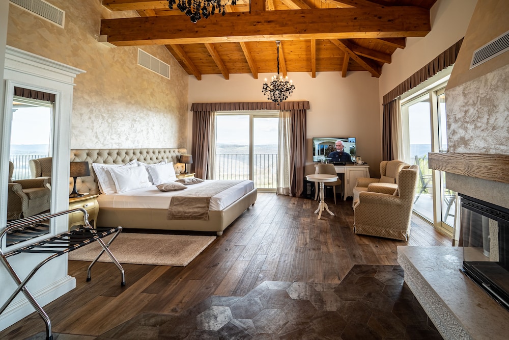 Wine Residence Cattunar 11/50