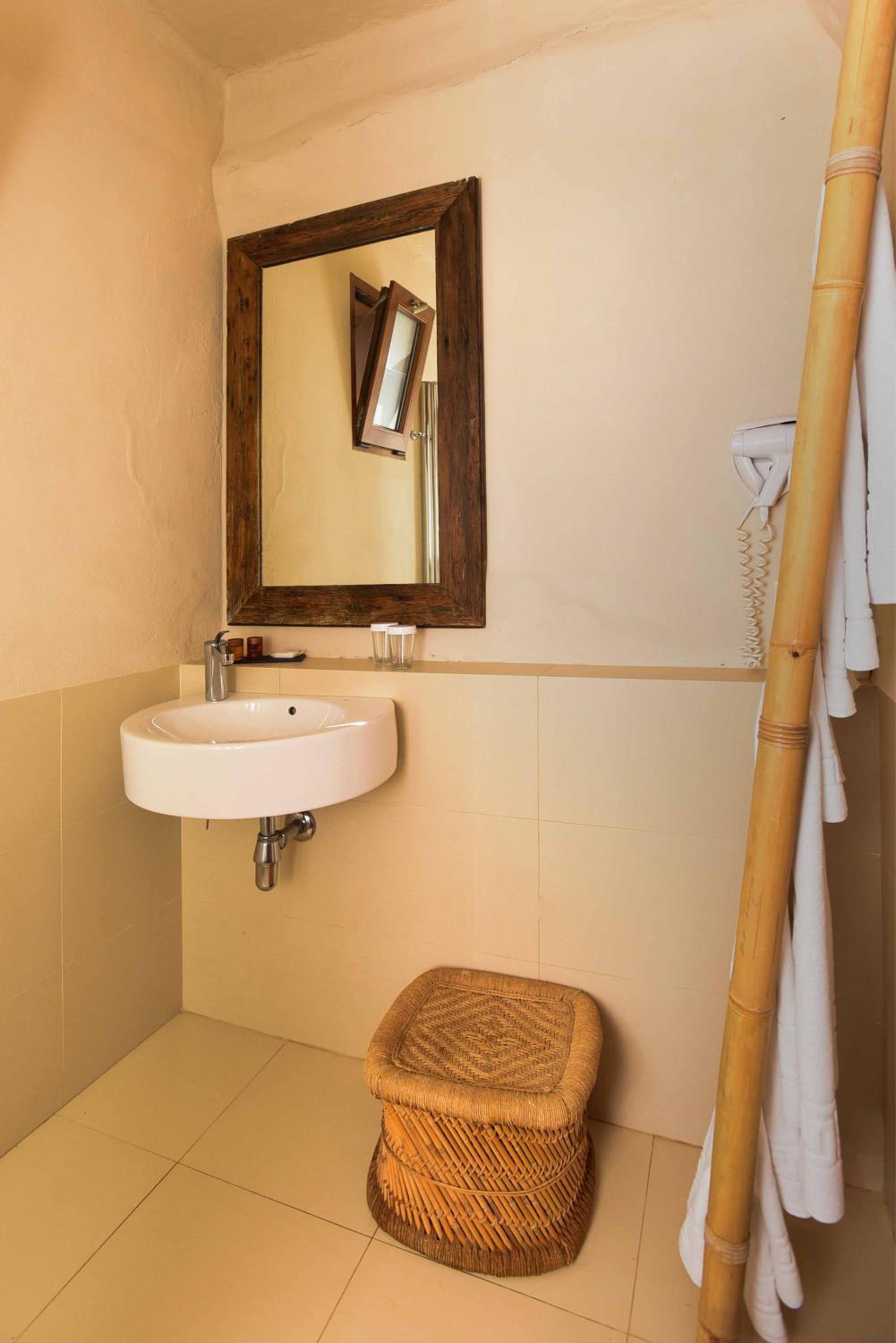 Chillout Hotel Tres Mares 46/50