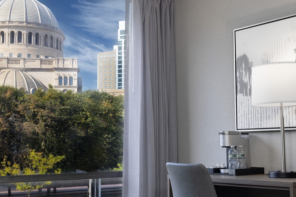 The Midtown Hotel MOD Collection by Sonesta 16/25