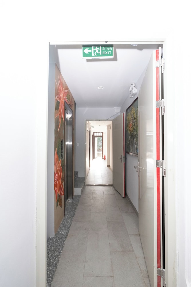 Jade Hotel 56/62
