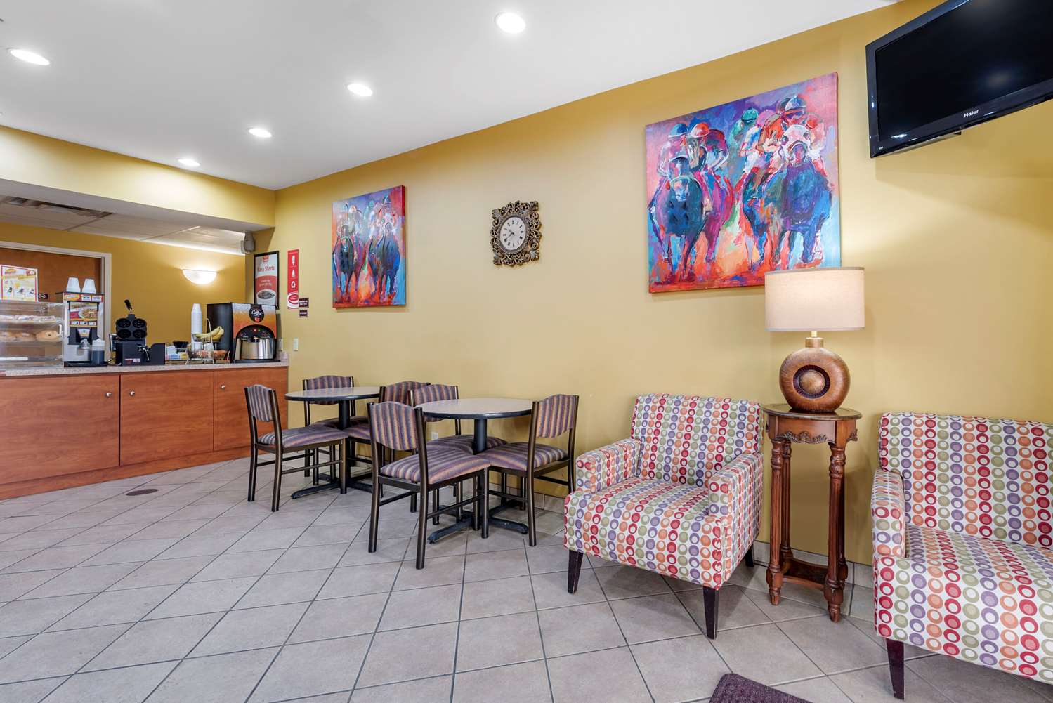 Econo Lodge Louisville Airport 29/40