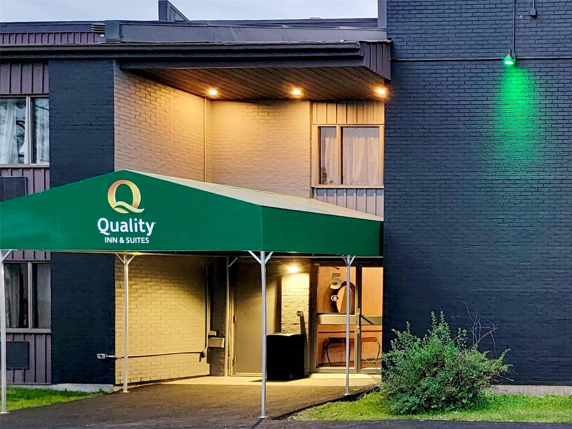 Quality Inn & Suites Gatineau 1/42