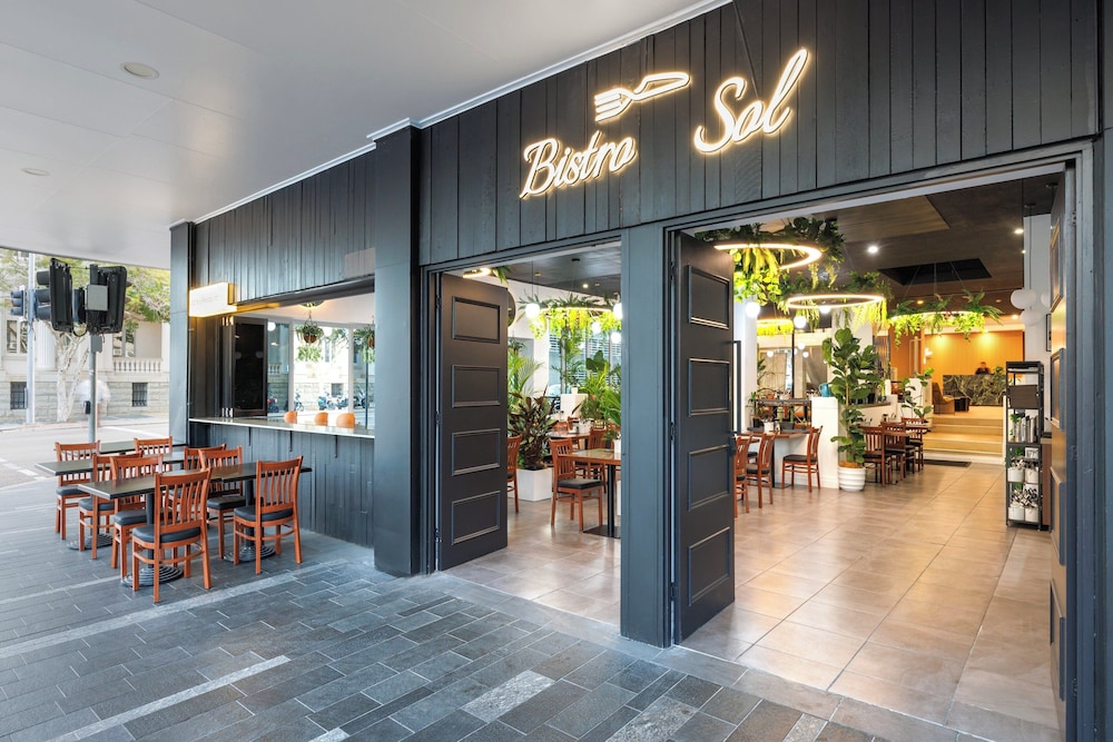 Madison Plaza Townsville 7/64