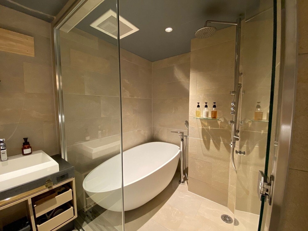 غرفة كومفورت بسرير كوين مع أريكة، Hotel Cordia Osaka Hommachi 4/4