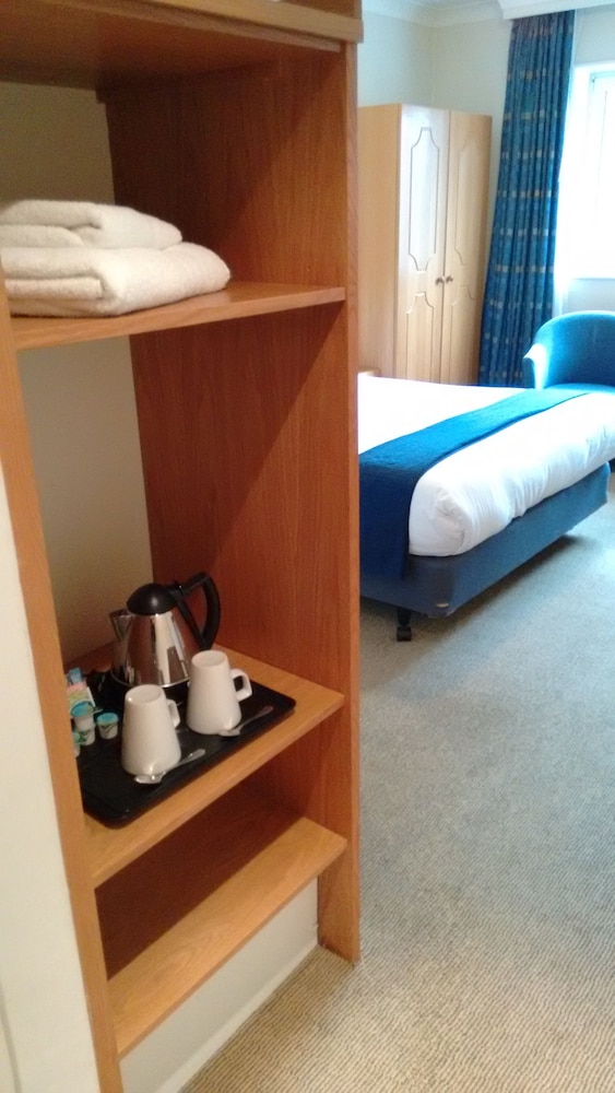 HOLIDAY INN EDINBURGH 17/80