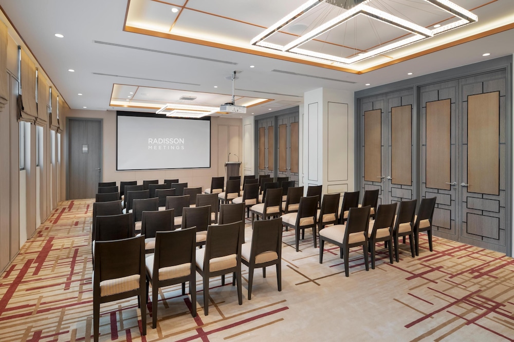 Radisson Hotel Chateau de Bangkok 35/48