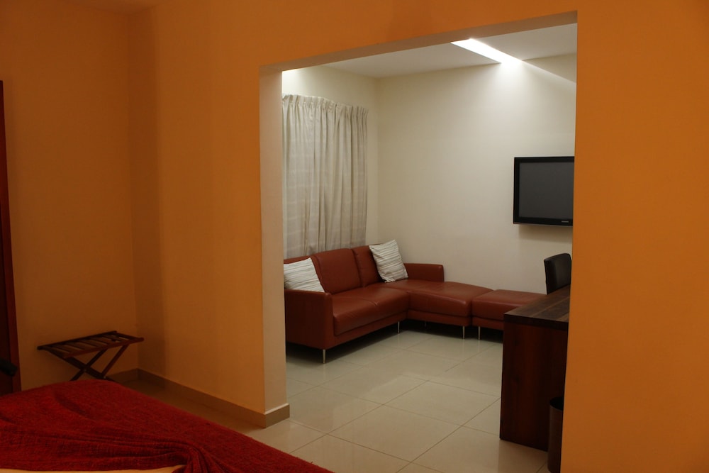 Contempo Hotel 29/49