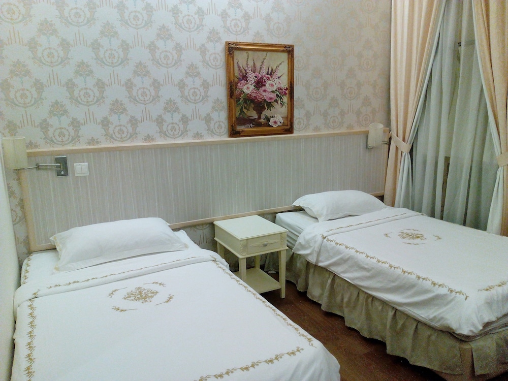 Jayleen 1918 Hotel 16/48