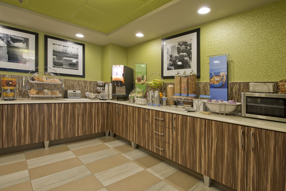 Hampton Inn Anderson/ Alliance Business Park 43/45