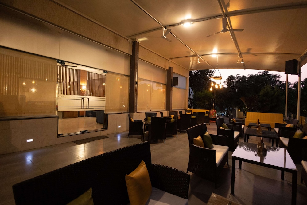 Freesia Resort by Express Inn 34/45