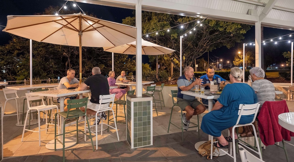 Oaks Townsville Metropole Hotel 46/69