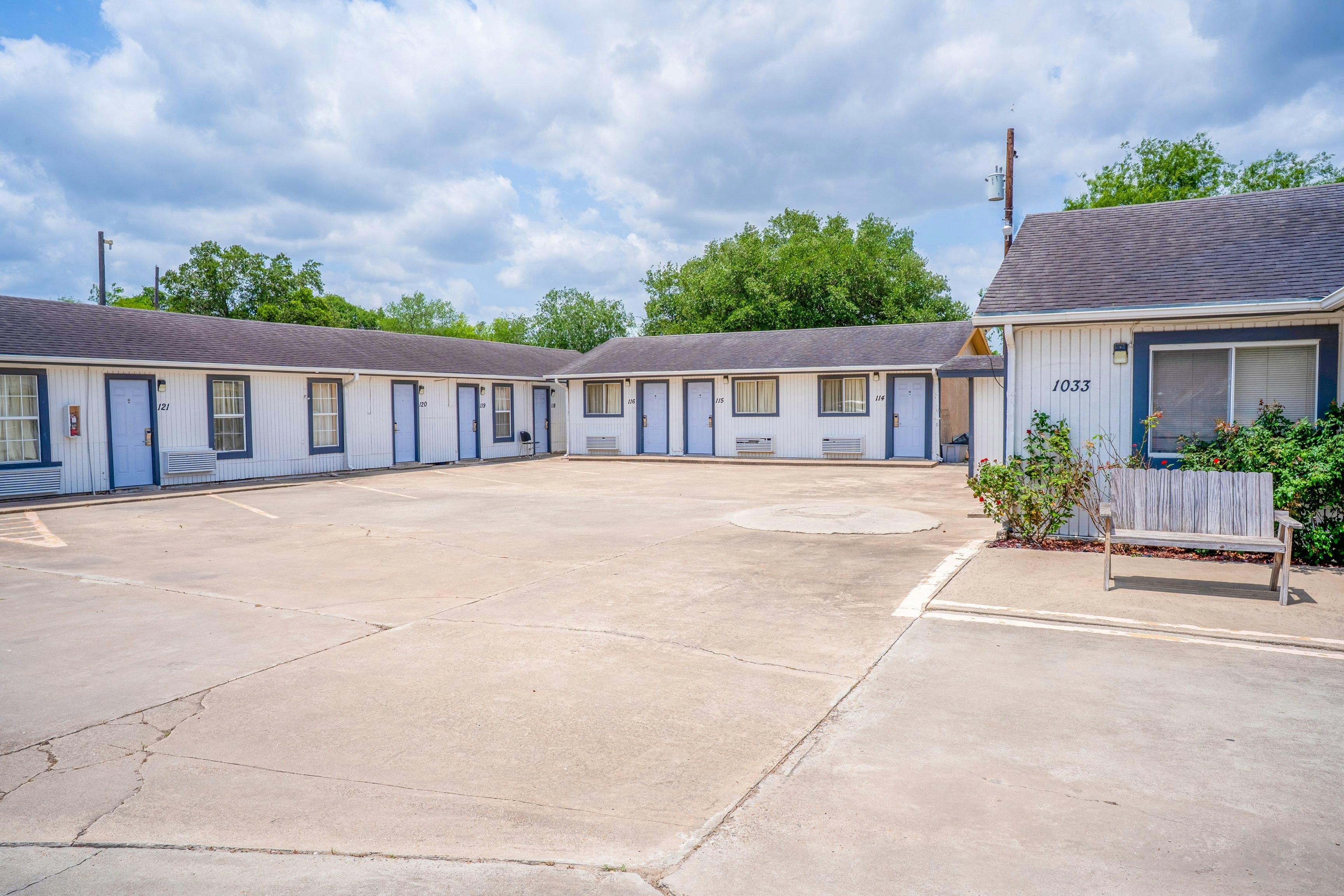 OYO Budget Inn Falfurrias Hwy 281 34/50