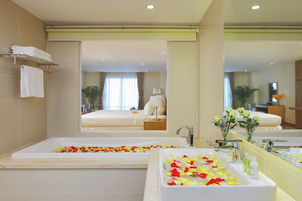 ROSAKA NHA TRANG HOTEL 78/78