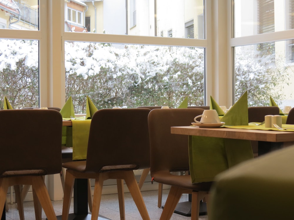 Hotel Neuthor 38/50