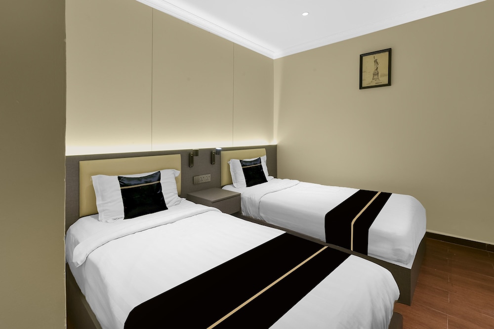 OYO 998 Queen City Hotel 37/50