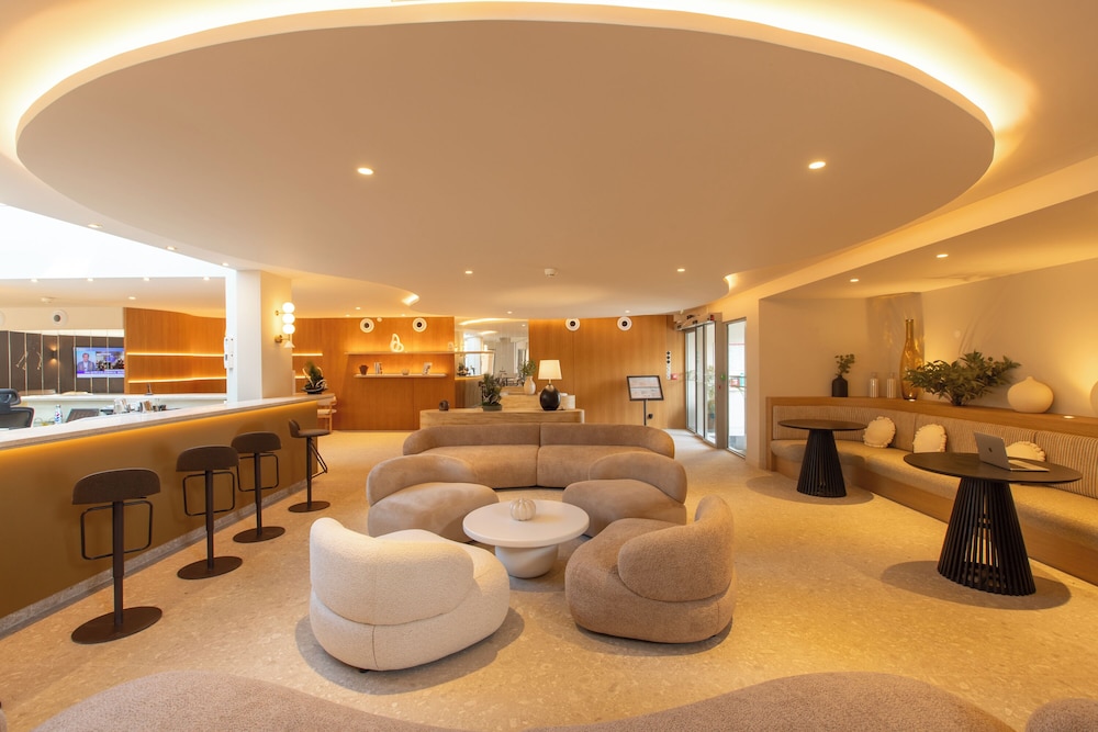 Golden Tulip Avignon Le Paradou 37/66