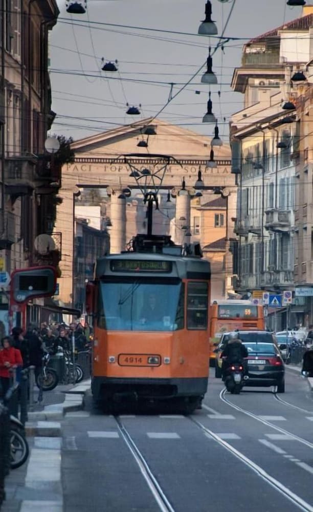 Easy Milano Rooms And Apartments Navigli 25/46