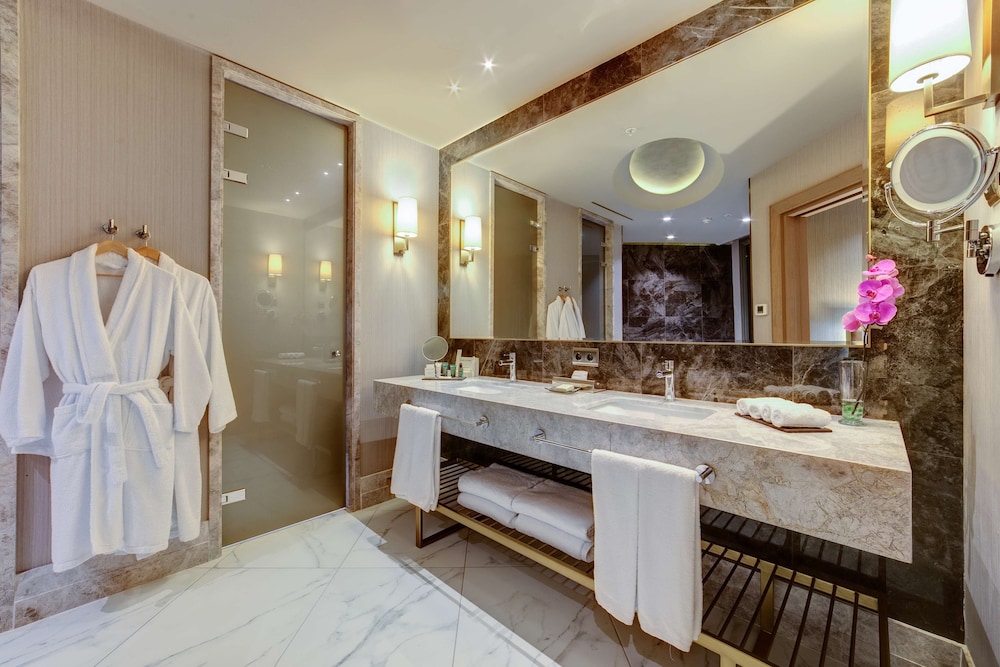 Mersin Hiltonsa Hotel 6/82