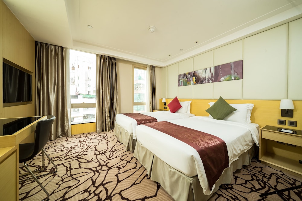 Deluxe, Twin Beds, City View 8/10