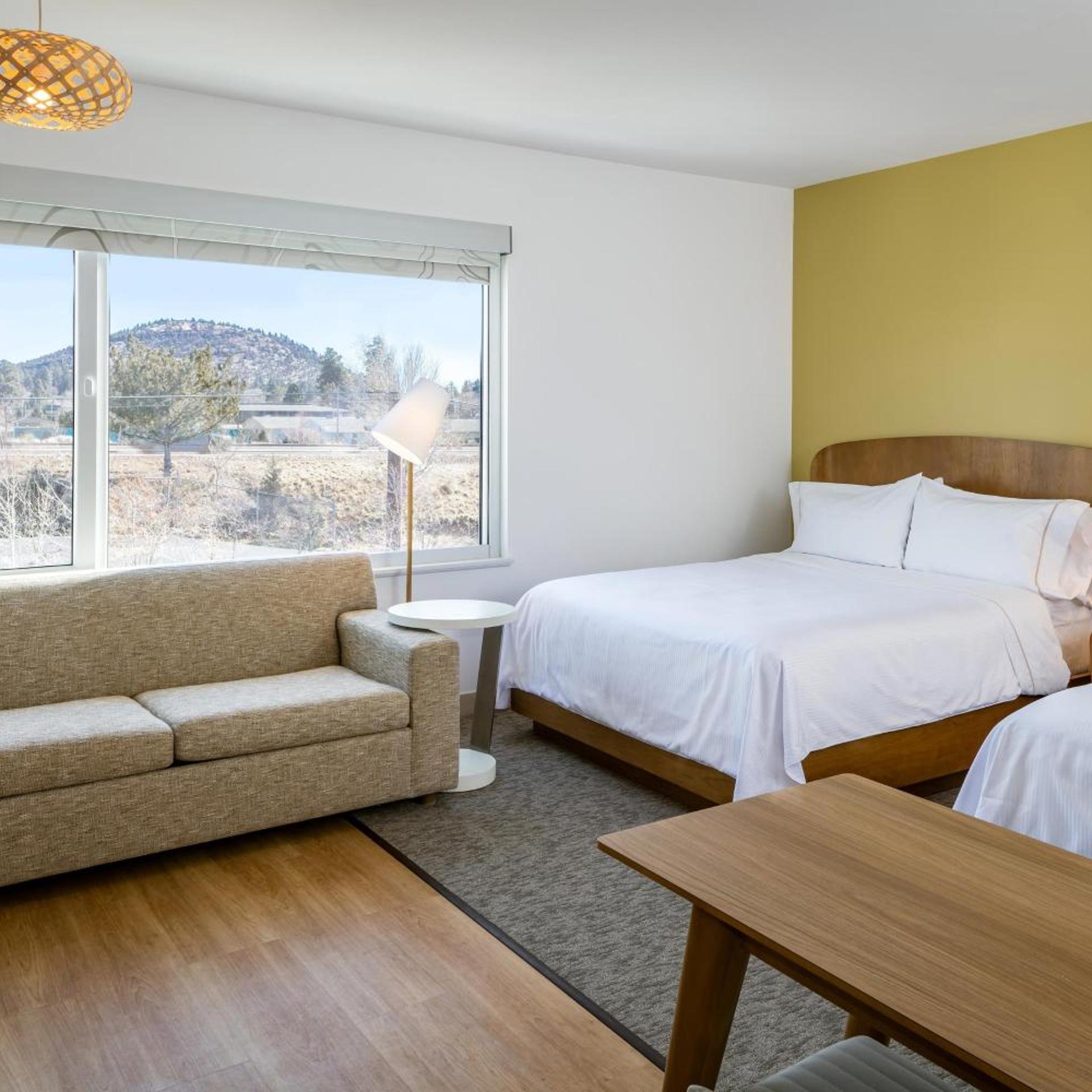 Studio, 2 Queen Beds, City View, Sofa