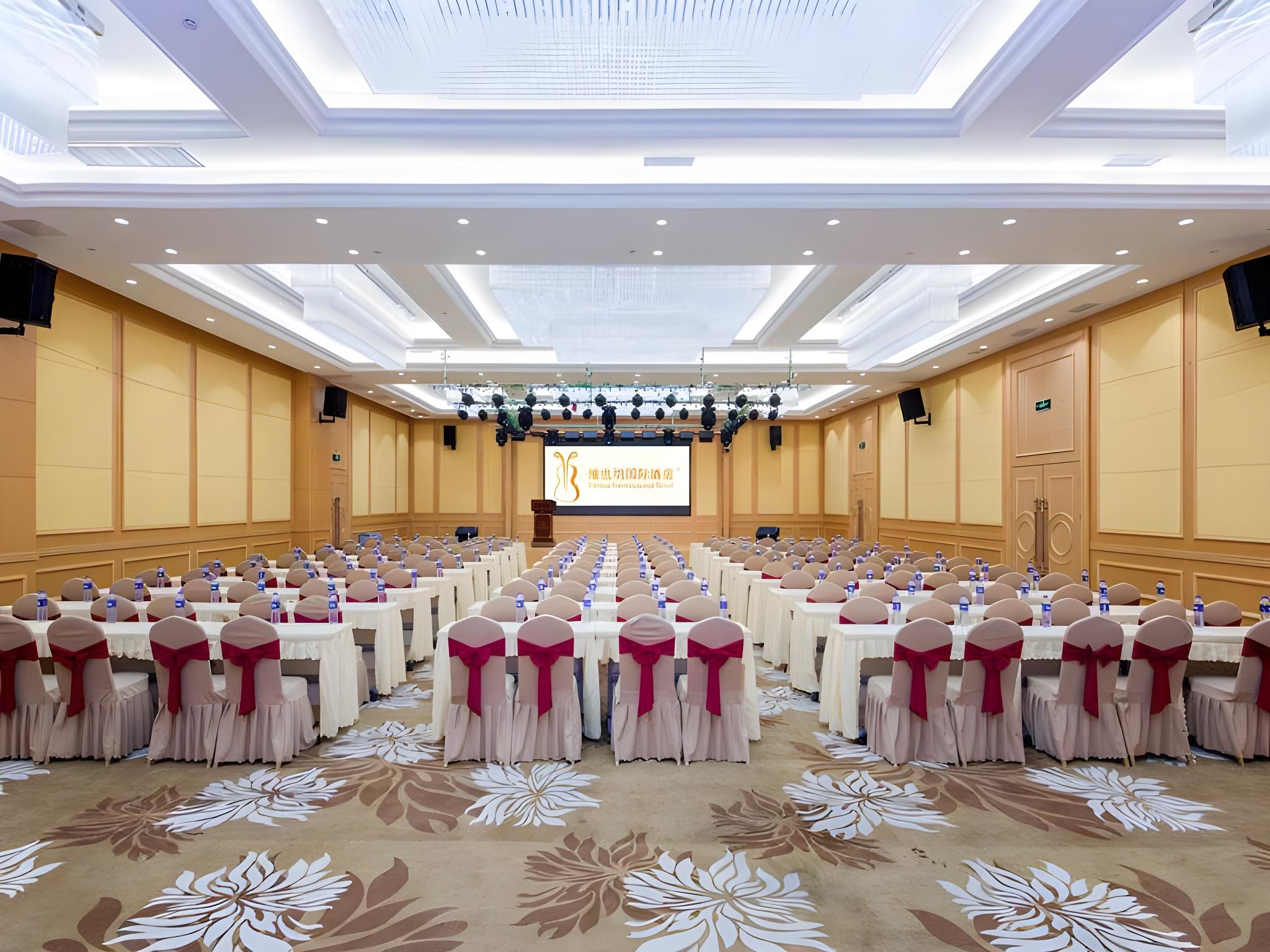 Vienna International Hotel (Huanggang Dongmen Road) 32/37