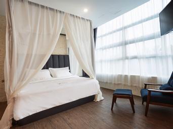Jasmine, Premium, King Bed, Hot Tub
