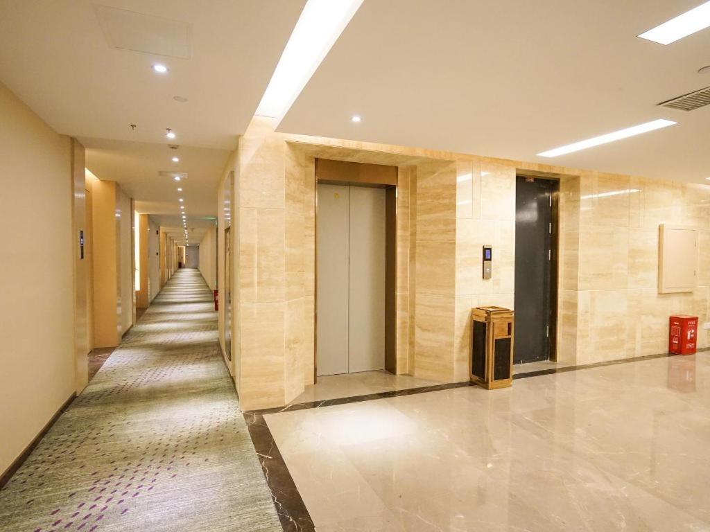 Lavande Hotel (Wuhan Jiqing Street) 46/53