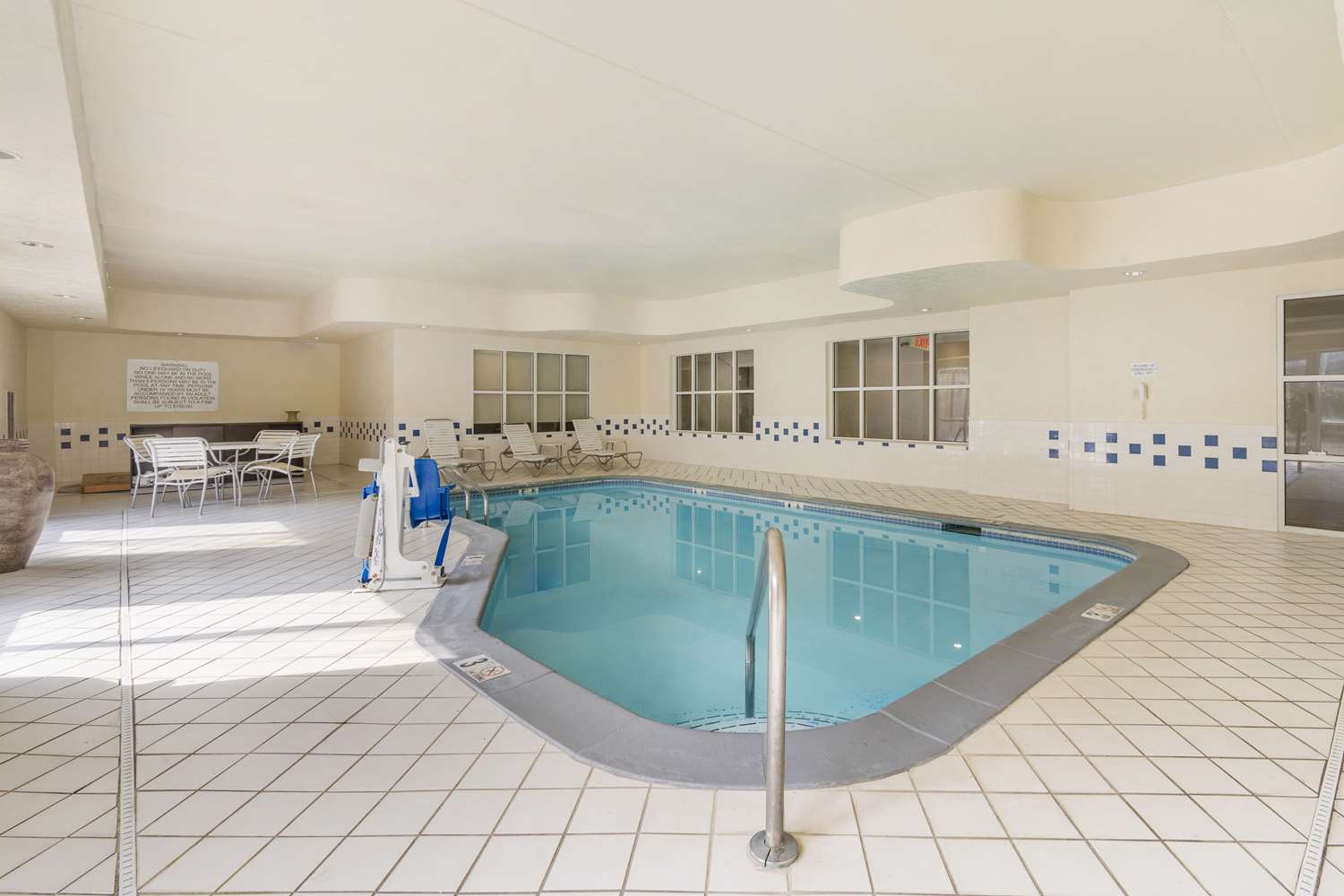 Comfort Inn & Suites Berea, KY 19/40