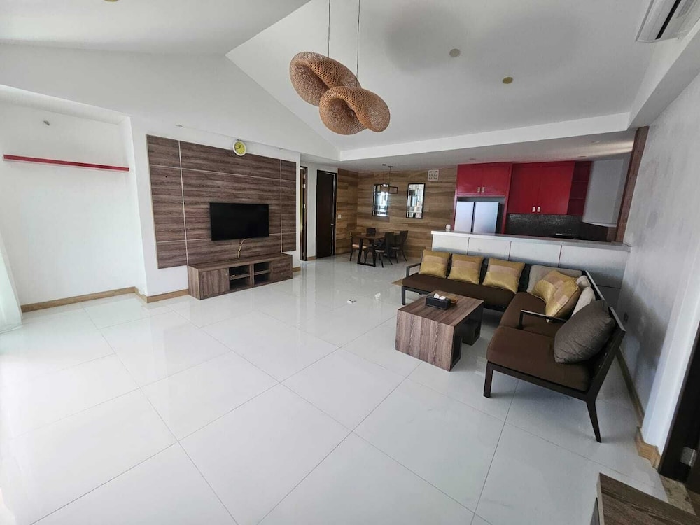 Jean Apartment 52/68