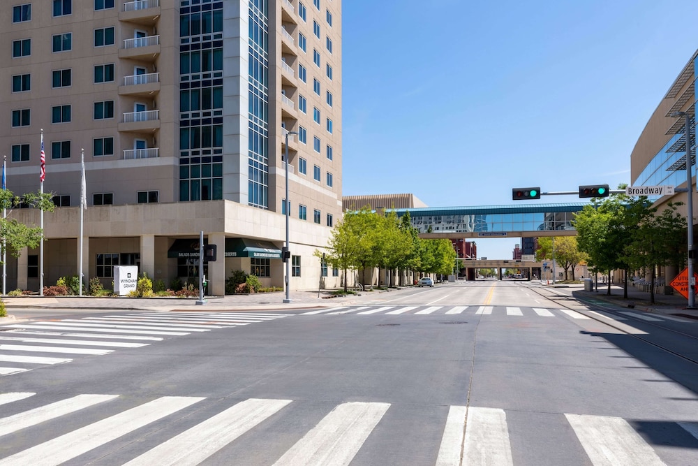 Wyndham Grand Oklahoma City Downtown 61/68
