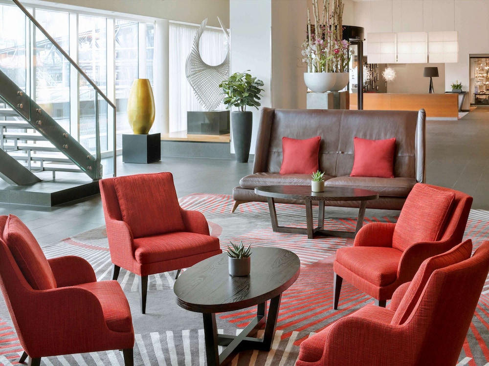 Movenpick Amsterdam City Centre 54/75