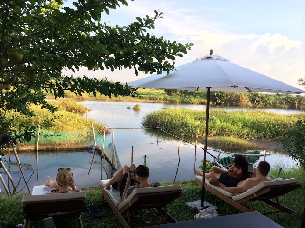 Riverside Impression Homestay Villa 61/65