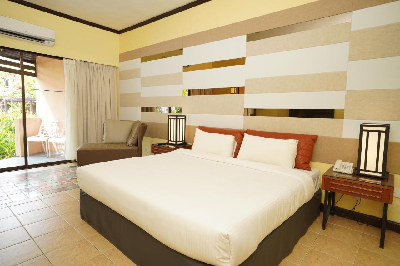 Deluxe, Double or Twin Bed, Holiday Villa Beach Resort Spa Cherating 4/4