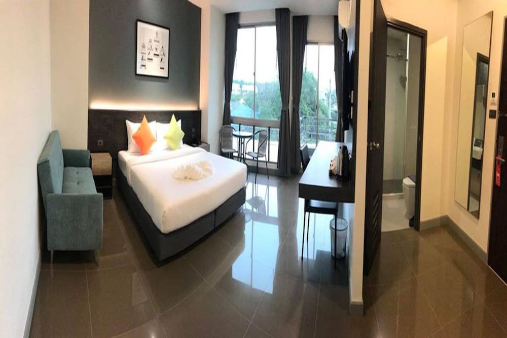 Clover Hotel Hatyai 42/58