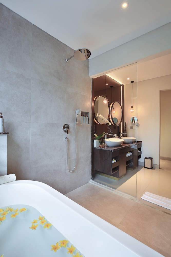 Sanctoo Suites And Villas 20/76