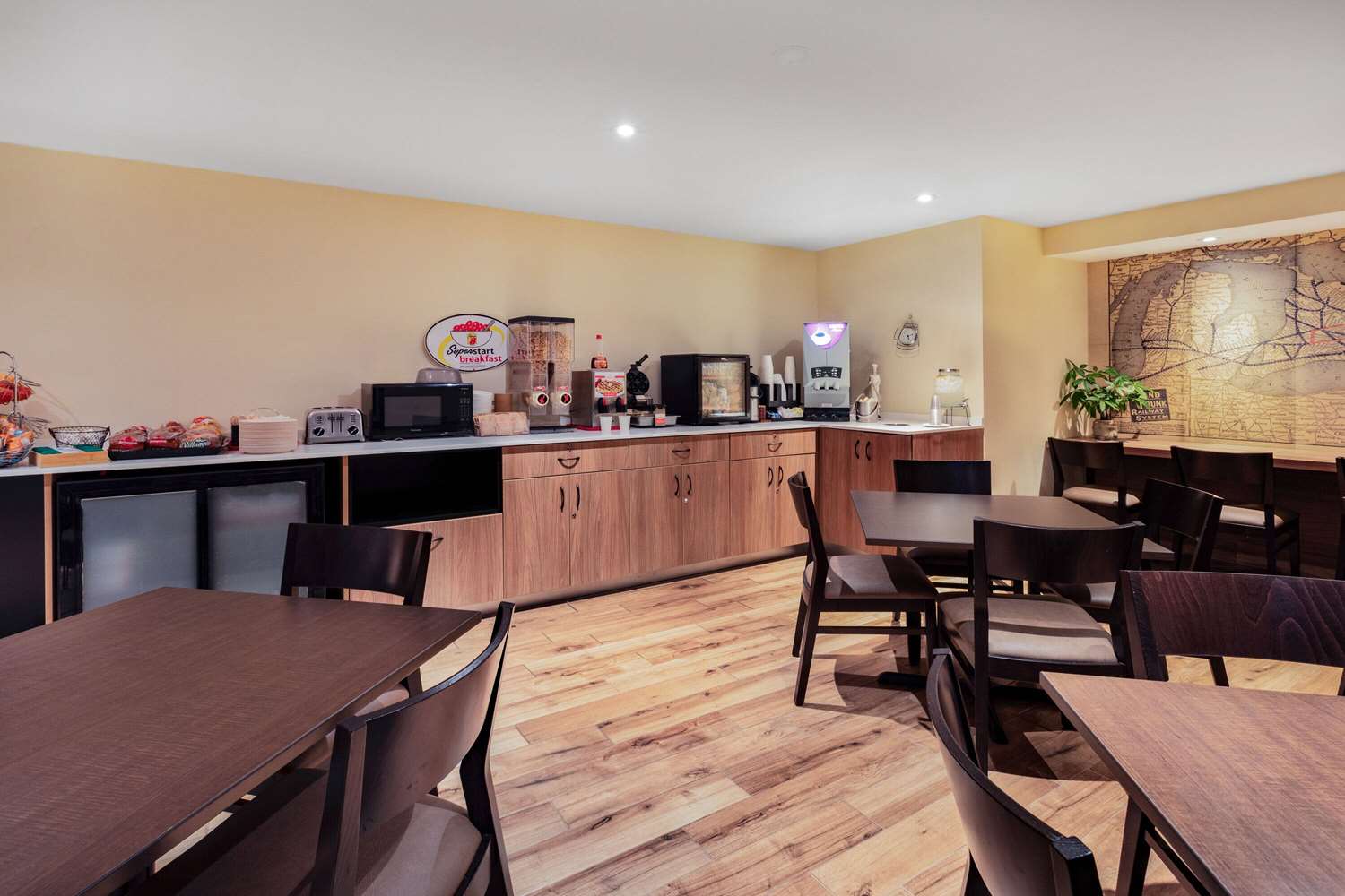 Super 8 by Wyndham Cornwall ON 17/21