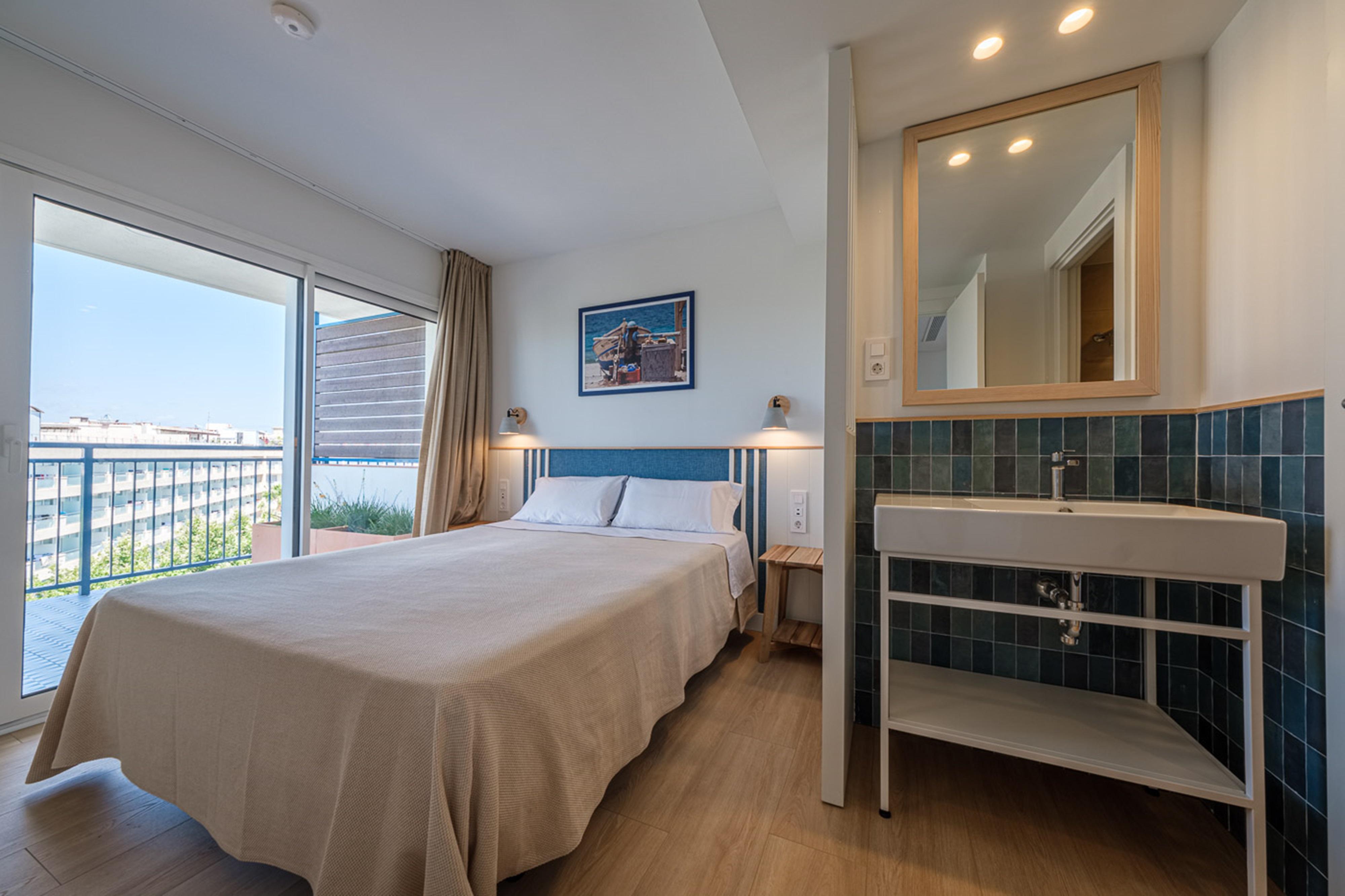 1 Bedroom, Comfort, Apartment, Balcony or Terrace
