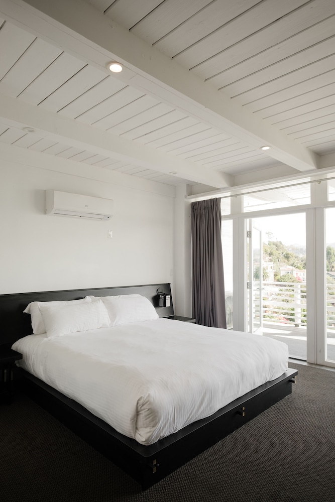 Hollywood Hills Hotel 20/55