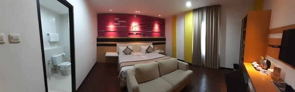 Best Hotel Kedungsari 10/42
