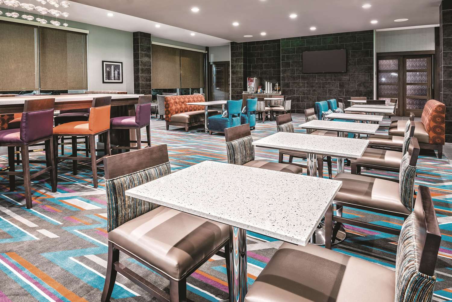 La Quinta Inn & Suites by Wyndham Dallas Grand Prairie North 30/42