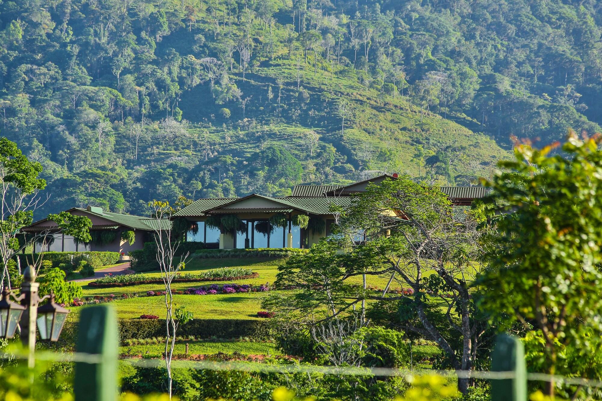 HACIENDA ALTAGRACIA 81/84