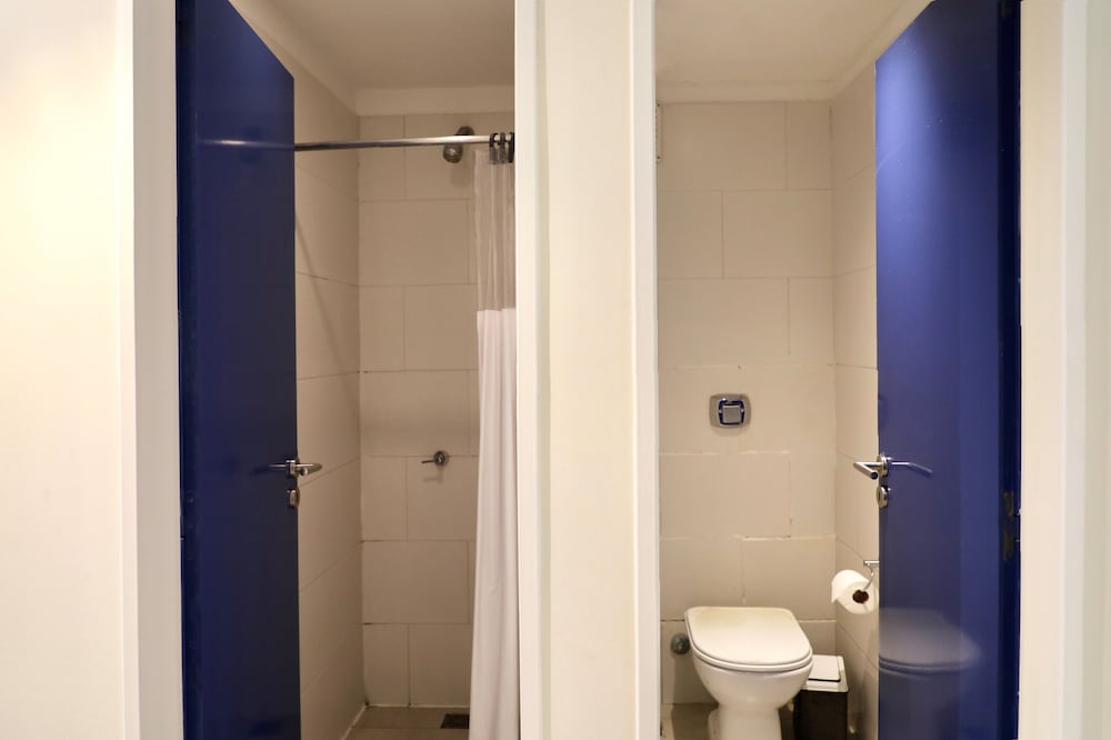 DESIGN, QUADRUPLE, PRIVATE BATHROOM