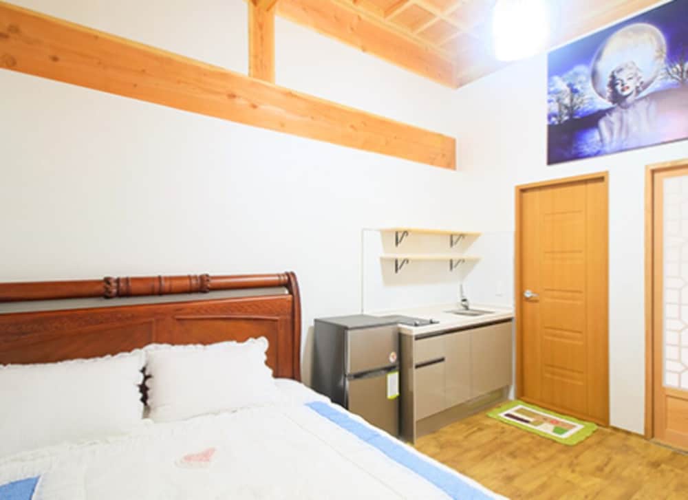Suncheon Moonlight Love Hanok Pension 9/39