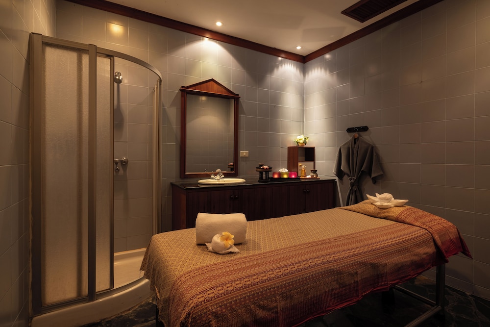 Royal Phuket City Hotel 43/90