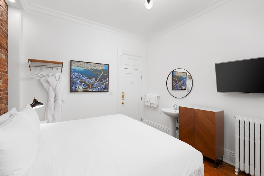 Victorian Hotel 55/74